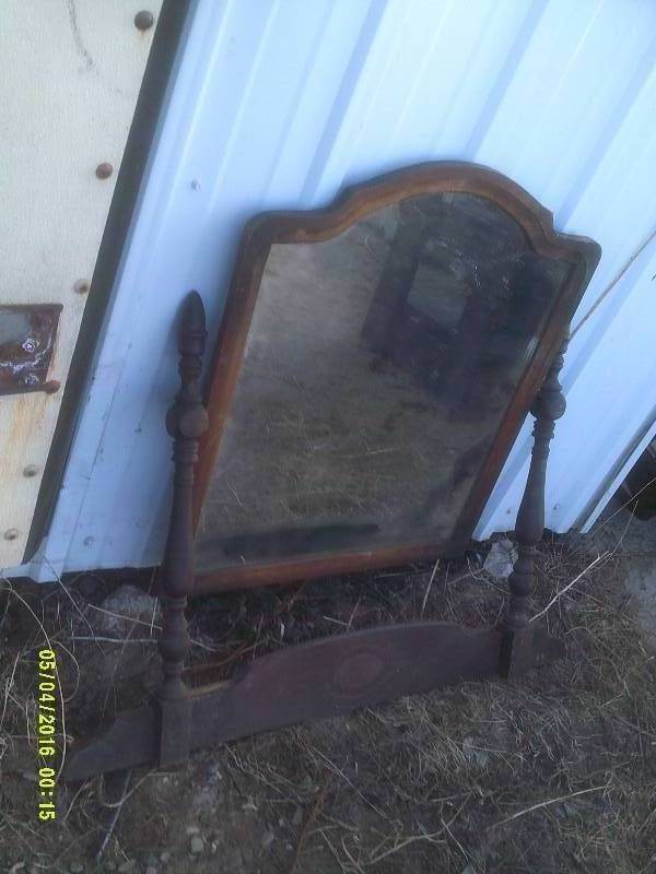 ANTIQUE MIRROR OAK FRAME