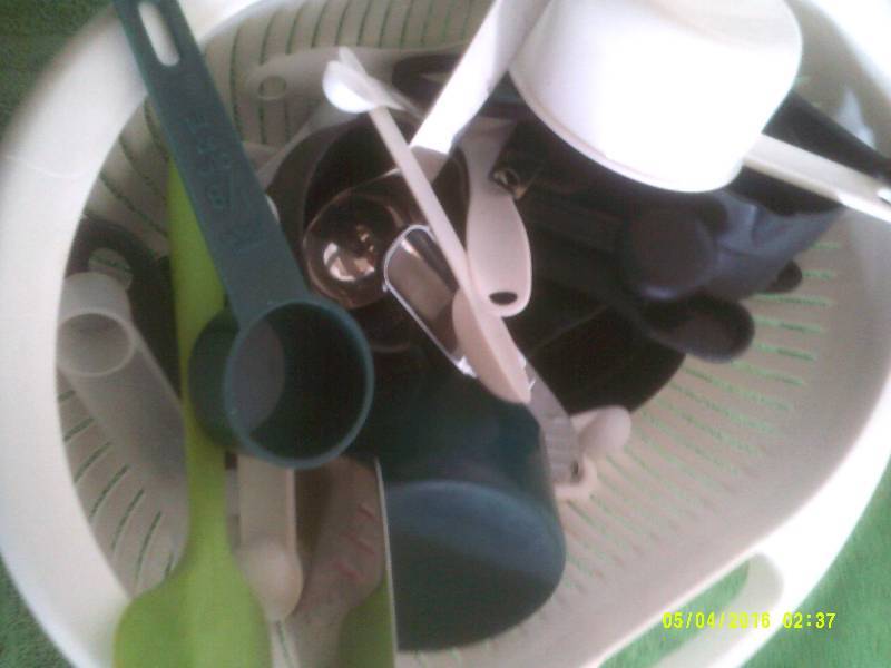 NEW STRAINER AND KITCHEN GADGETS