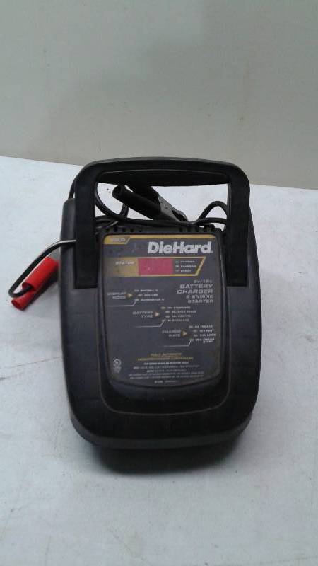 Die-Hard Battery Charger, Powers On, Untested After That
