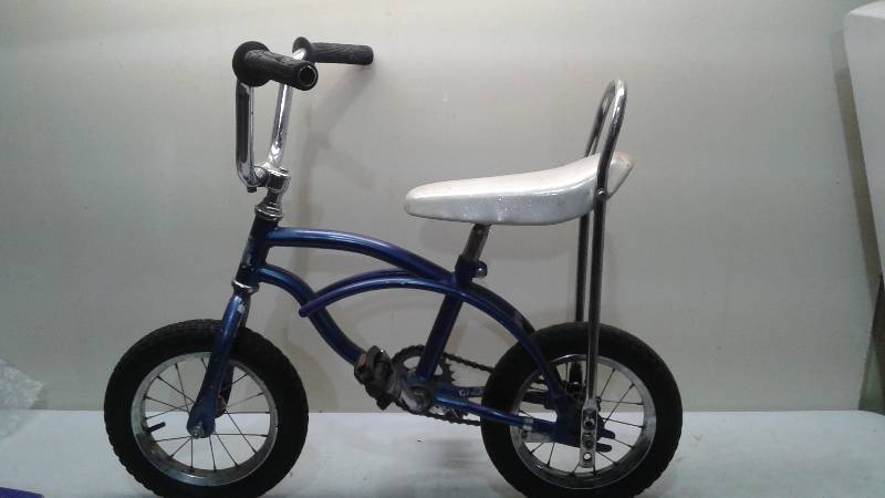 Small Kids Bike, Used, Shows Wear, It Might Be A Vintage Schwinn