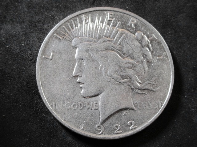 1922 D  Silver Peace Dollar