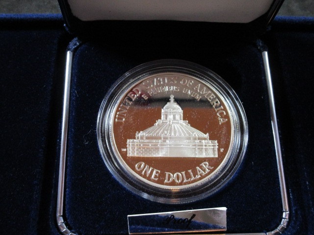 2000 Library Of Congress Proof Comemmorative Silver Dollar