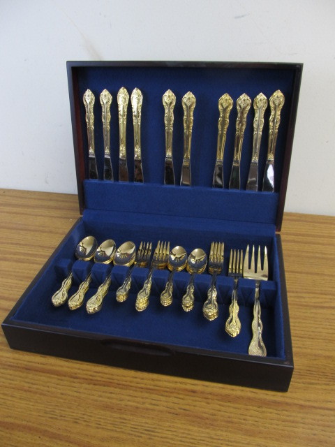lot 49 image: Set of Gold Plated Flatware wHard Case