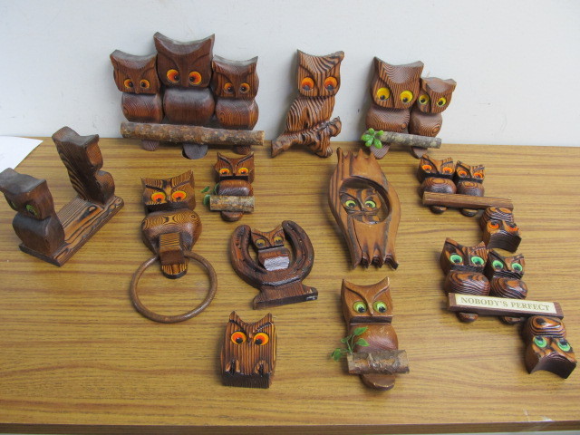 lot 59 image: Large Lot of Vintage Handcrafted Wooden Owls by Green Mountain Mfg.