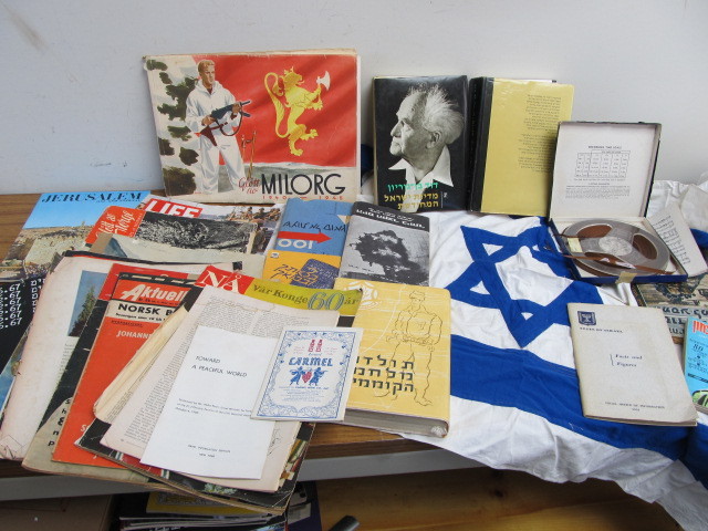 lot 64 image: Large Lot of Vintage HebrewJewish Books Magazines etc