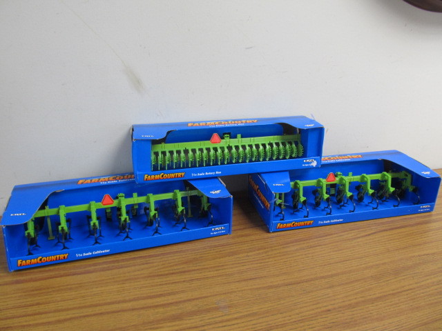 lot 80 image: 3 NEW IN BOX Ertl John Deere Diecast Metal Farm Implements