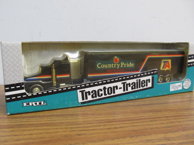 lot 98 image: NIB Ertl Diecast Metal Countrypride Semi Truck