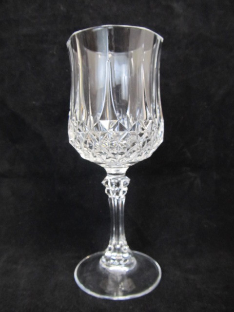 lot 109 image: Set of 15 Crystal Wine Goblets