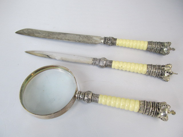 lot 112 image: Matching Vintage Magnifying Glass Letter Opener & Knife Set