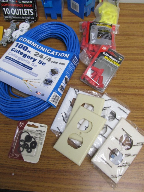 lot 126 image: Large Lot of Electrical Tools & Supplies
