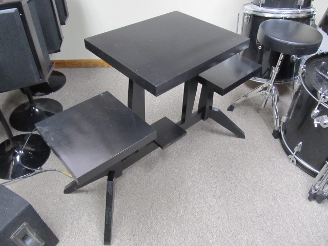 lot 75 image: Mid Century Wood PlantSide Table