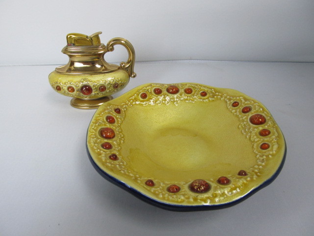 lot 9 image: Matching Vintage EVANS Enameled Ashtray & Table Lighter
