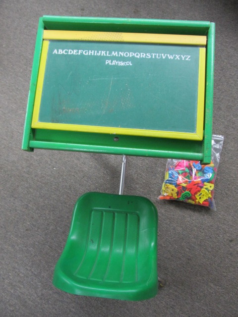 lot 138 image: Vintage Childs Magnetic School Desk wMagnets