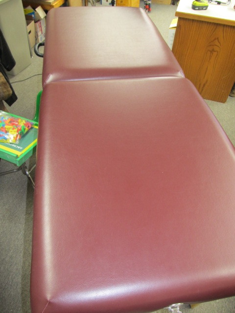 lot 137 image: High Quality UNUSED Folding Massage Table by Lifegear