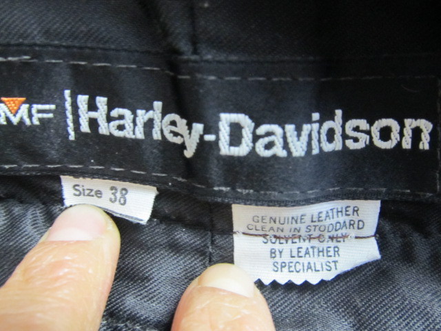 lot 132 image: Mens Size 38 HARLEY DAVIDSON Leather Motorcycle Pants