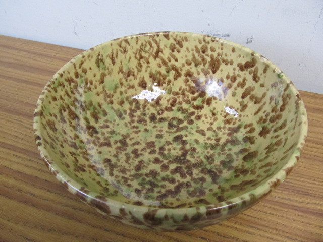 lot 142 image: Antique Stoneware Spatterware Mixing Bowl