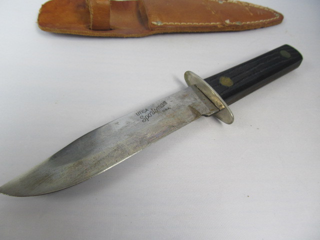 lot 150 image: Group of 3 Vintage Fixed Blade Knives wSheaths