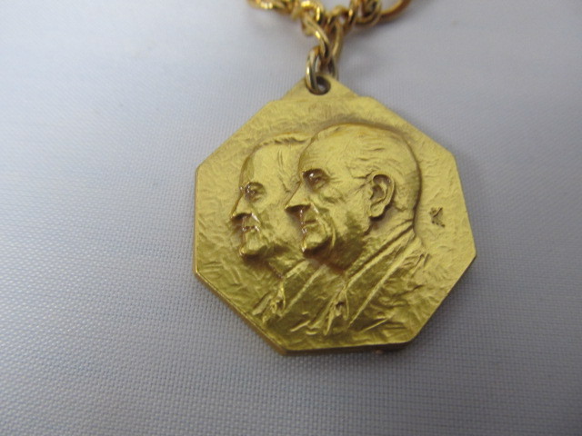 lot 149 image: Original 1965 Presidential Inaugural Ball Pendant