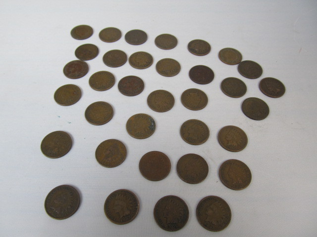 lot 30 image: Lot of Assorted Indian Head Pennies