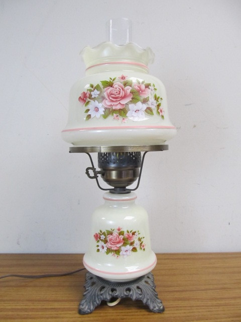 lot 69 image: Vintage Floral Glass Hurricane Lamp