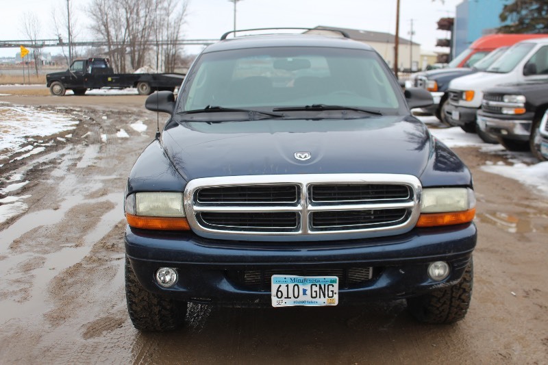 lot 2307 image: 2001 Dodge Durango SLT - 7 Passenger -