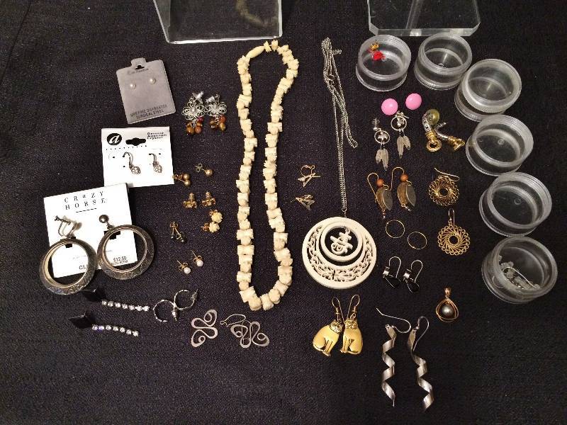 Lot Of Beautiful Vintage Jewelry Includes MCM Acrylic Necklace Holder All Excellent Condition
