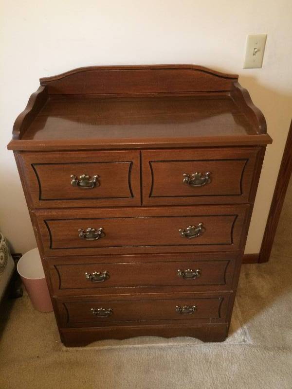 VINTAGE MENSS DRESSER CHEST OF DRAWERS - EXCELLENT CONDITION