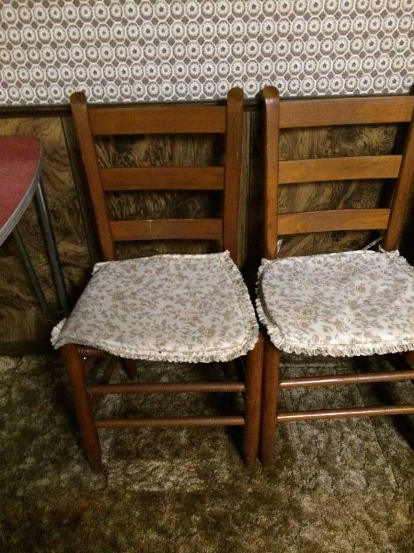 3 VINTAGE WOOD CHAIRS - LOOKS LIKE OLD HICKORY CHAIR CO PERHAPS - WEAVING UNDER PADS BEGINNING TO FRAY OTHER THAN THAT GREAT CONDITION