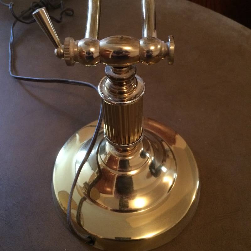 VINTAGE BRASS TABLE LAMP