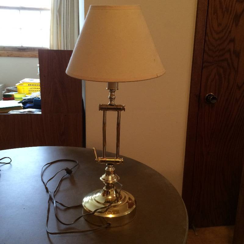 VINTAGE BRASS TABLE LAMP