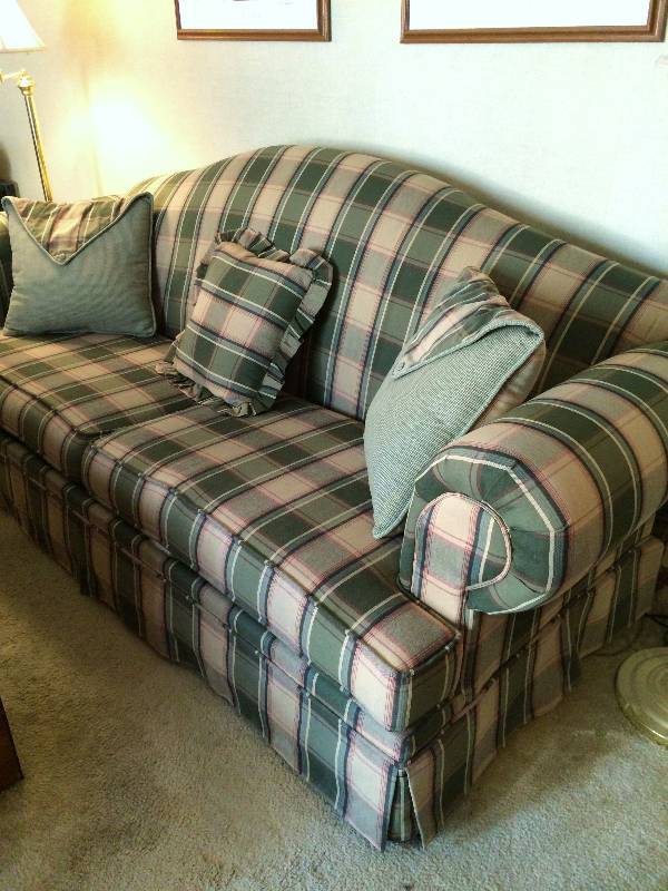 GUARDIAN TEFLON COATED PLAID SOFA WITH THROW PILLOWS - GREAT CABIN OR MAN CAVE COUCH&nbsp - 1 CUSHION NEED SMALL REPAIR AT SEAM - NO STAINS (GUESS THE TEFLON WORKS) SOLID PIECE OF FURNITURE
