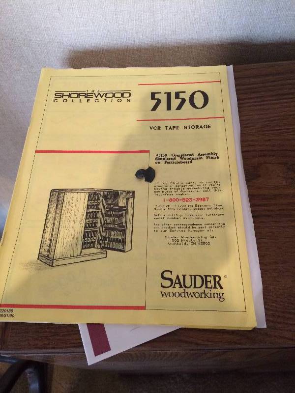 QUALITY SAUDER VINTAGE VHS STORAGE CABINET - LIKE NEW CONDITION WITH KEYS