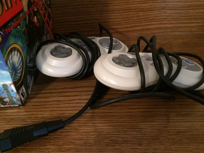 VINTAGE CD PC GAMES AND CONTROLLERS