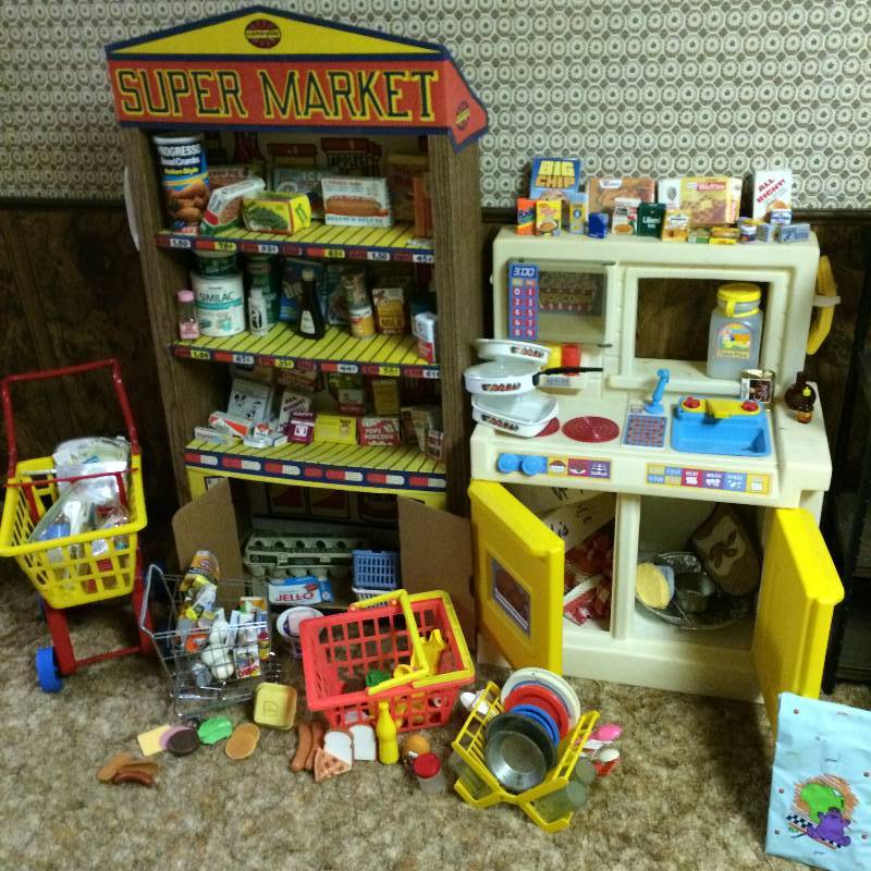 WOWOW VINTAGE KIDS SUPER MARKET WPLAY GROCERIES, CARTS, KITCHEN STOVE WACCESSORIES - LOOK AT ALL THE ANTIQUE GROCERIES
