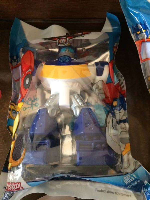 Update THESE ARE 4 COLLECTIBLE TRANSFORMERS NOT POWER RANGERS - NEW IN PACKAGE&nbspBumblebee, Chase Police-Bot, Heatwave Fire-Bot, and Optimus Prime