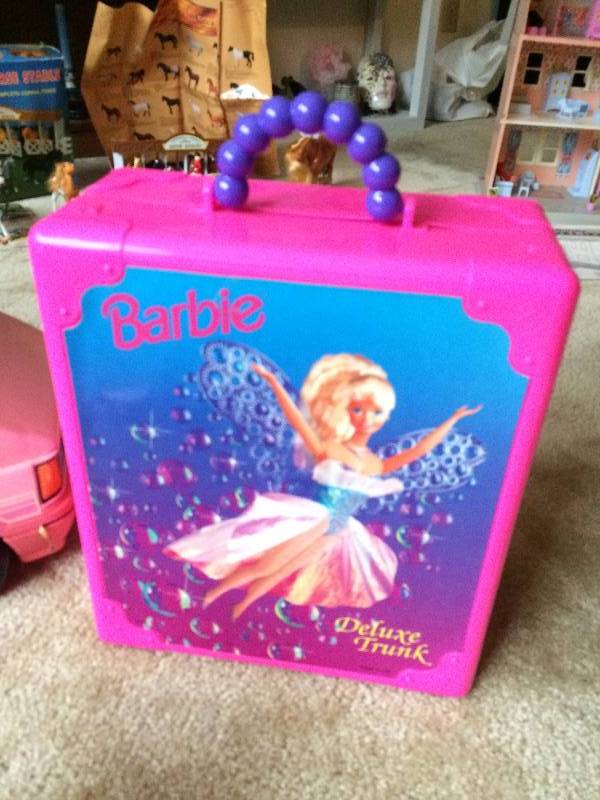 VINTAGE BARBIE CAMPER, CLOSET & SUITCASE