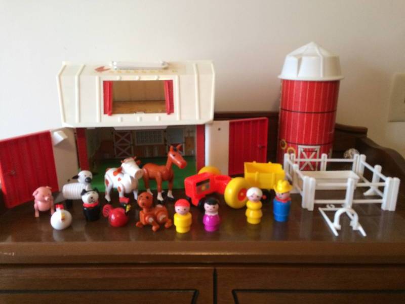 VINTAGE FISHER PRICE FARM HOUSE - EXCELLENT CONDITION&nbsp EVEN MOOS STILL