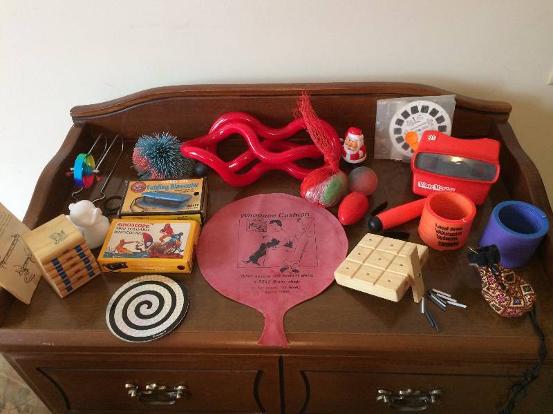 VINTAGE GAGS AND TOYS - EXCELLENT CONDITION