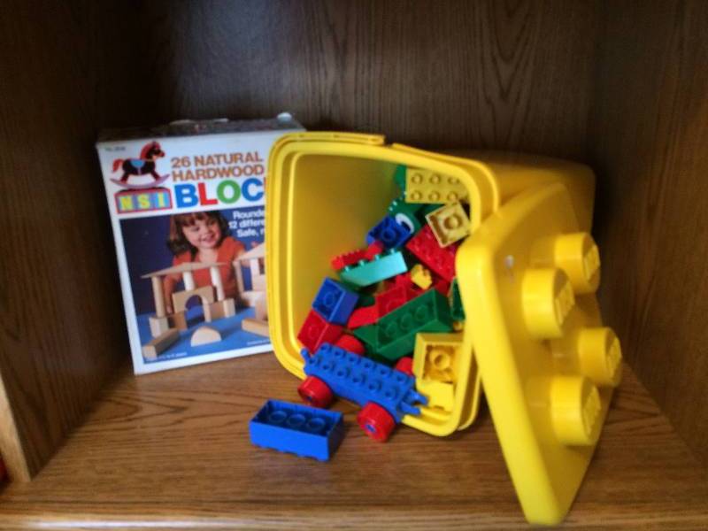 VINTAGE BLOCKS & LEGOS
