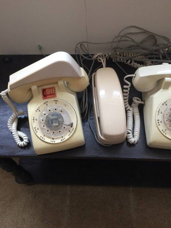 lot 18 image: VINTAGE TELEPHONES - ALL WORK