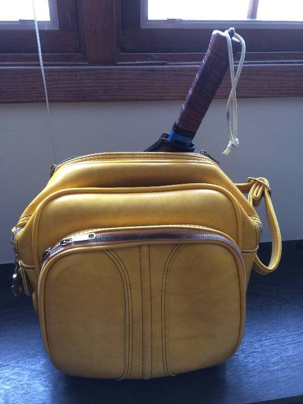 lot 23 image: VINTAGE RACKETBALL TRAVEL SET - NET IS TIGHT