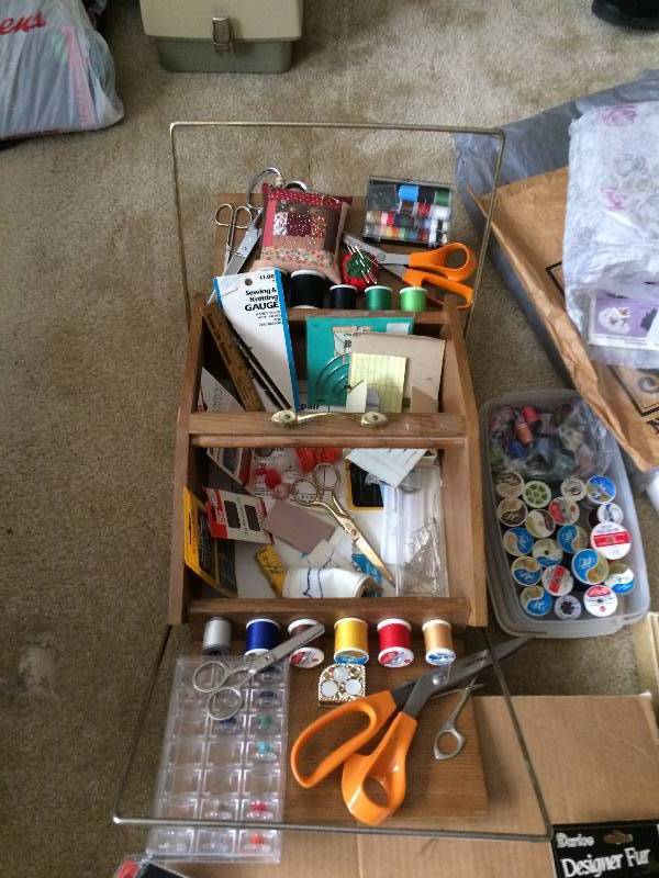 lot 26 image: WOW LARGE LOT OF SEWING TOOLS, FABRIC ETC