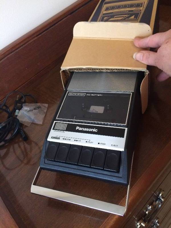 lot 35 image: COLLECTIBLE VINTAGE PANASONIC TAPE RECORDER - APPEARS NEW BUT NOT SURE