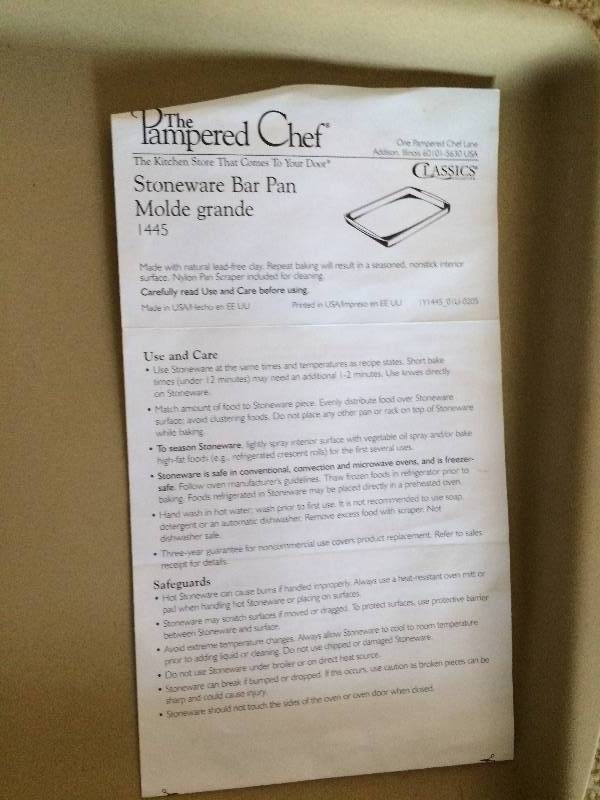 lot 8 image: PAMPER CHEF STONE BAKING SHEET
