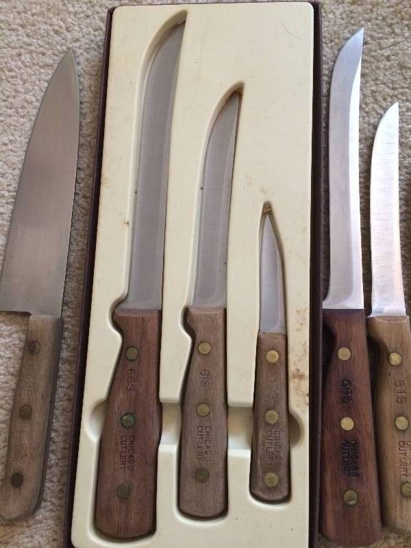 lot 45 image: VINTAGE COLLECTIBLE CHICAGO CUTLERY KNIVES