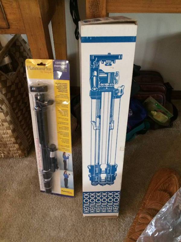 lot 46 image: CAMERA TRIPODS ETC