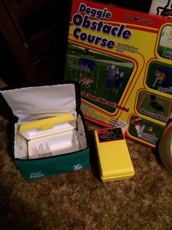 lot 111 image: GREAT ITEMS FOR YOUR DOG - NEW IN BOX WIRE DOG CRATE - OBSTACLE COURSE - ALL REST EXCELLENT CONDITION 
