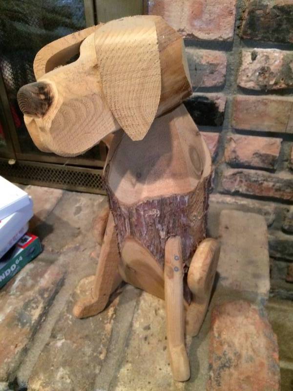 lot 73 image: LARGE CHAINSAW CARVED WOOD DOG - GLASS EYES - FANTASTIC PIECE