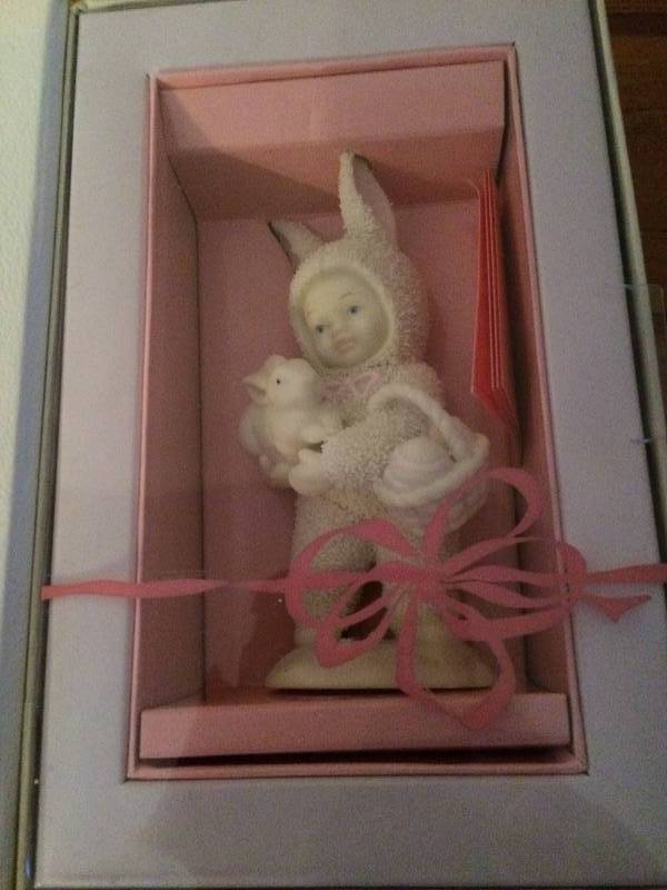lot 125 image: GORGEOUS COLLECTION OF SNOW BABIES - SOME NEW IN BOX & ALL IN EXCELLENT CONDITION  PLEASE SEE ALL PICTURES