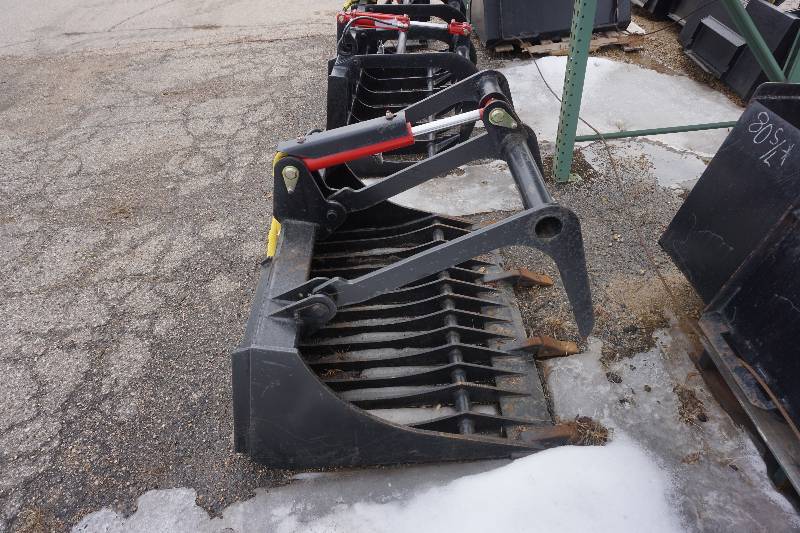 lot 8 image: Universal Mount Bobcat Skid Loader Skid Steer 48 Rock Grapple Bucket With FrostCutting Teeth